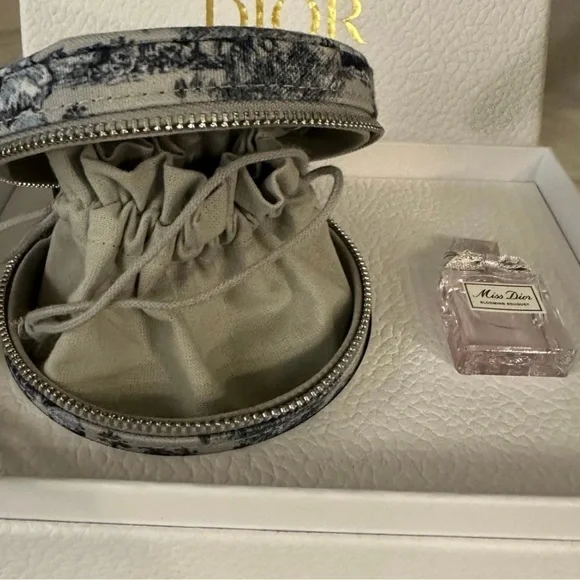 Dior beauty all around the world travel pouch and mini perfume gift set - Picture 2 of 3